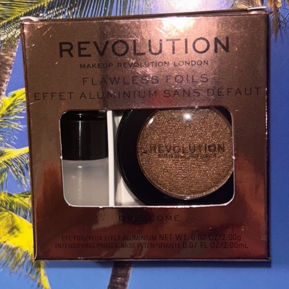 Makeup Revolution Flawless Foils Eye Shadow Overcome